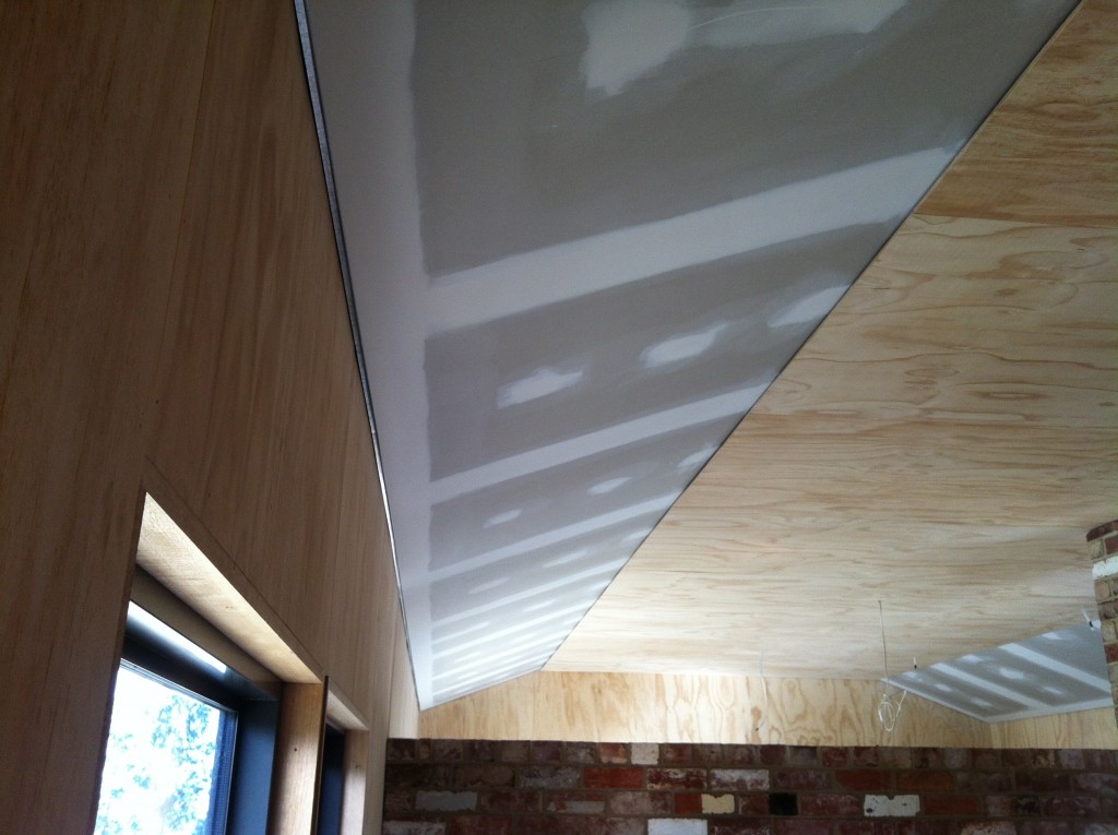 Installation complete: the plaster edge strip in place 