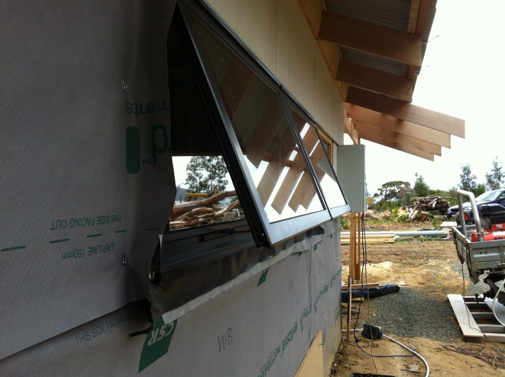 Open to the max: the maximum opening of the kitchen awning windows